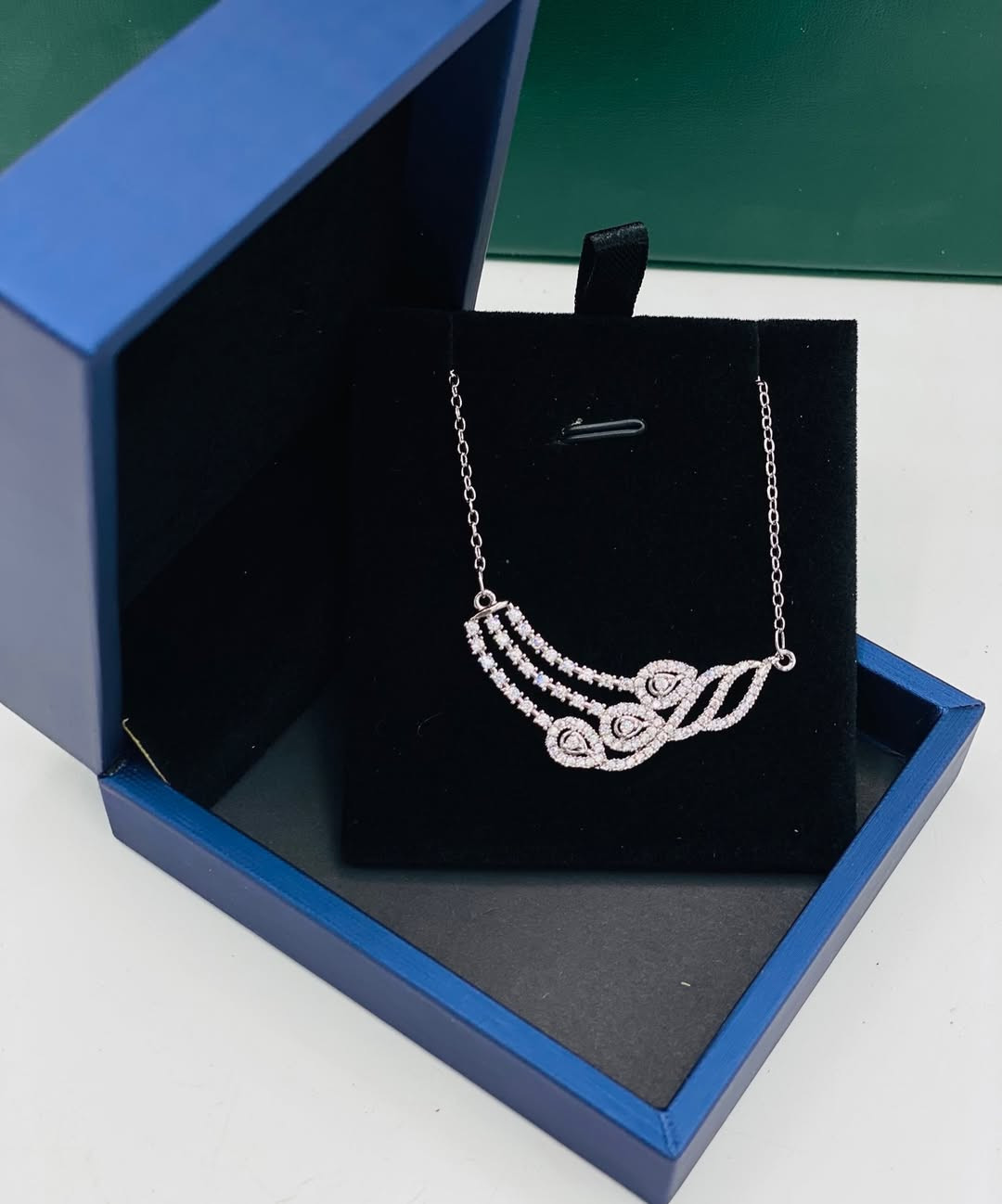 🤍 كلادة فضي 🤍
أناقة ناعمة ولمسة راقية تناسب كل الإطلالات ✨
فضة بلون ثابت ولمعة مميزة
تصميم عصري يضيف جمال وبساطة بنفس الوقت 👌
مناسبة للبس اليومي أو كهدية أنيقة 🎁
💍 نتميز بكل ما هو جديد بعالم الإكسسوارات
📩 للاستفسار مراسلة الصفحة
📍 تكريت – مجمع العقيق التجاري مقابل منتزه زيونة
🚚 توصيل إلى كافة محافظات العراق
#كلادة #فضة #إكسسوارات #Girly #ترند


**إذا كنت صاحب هذا الإعلان وتريد حذفه لأي سبب، رجاءا أرسل رسالة إلى الدعم الفني**