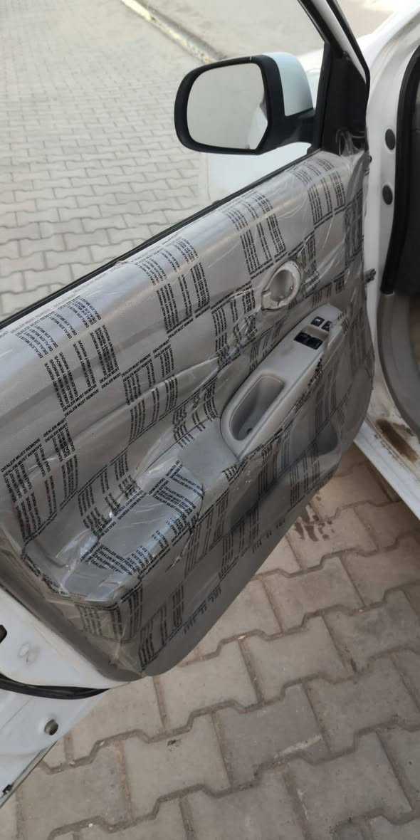 سلام عليكم من رخصة الادمن 
صني للبيع موديل/16 مكفولة من الصبغ والحادث مثل ماموضح بالصورة
سنوية صاقطه من 2020 
سعر/90بيها مجال عنوان نجف حي العسكري
هاتف/***********
