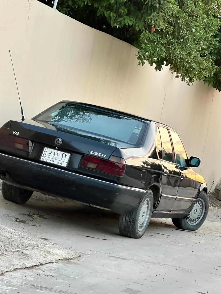 السلام عليكم ورحمة الله
مرحبا شباب 🙋🏻 
BM e32
740i
8 V
اللون :اسود
صبغ جمالية فقط
بچم عريض
كشنات كهرب 
الداخل(مقاعد  جلد بي شويه تشققات ومغلف قماش ) 
رقم نينوى الماني
وياله شمس اصلي
گير اوتو 
محرك وكير شرط
مكاني الموصل
تحويل او وكاله
للتواصل :
‎ *********** واتساب 
      كورك:***********
***********
