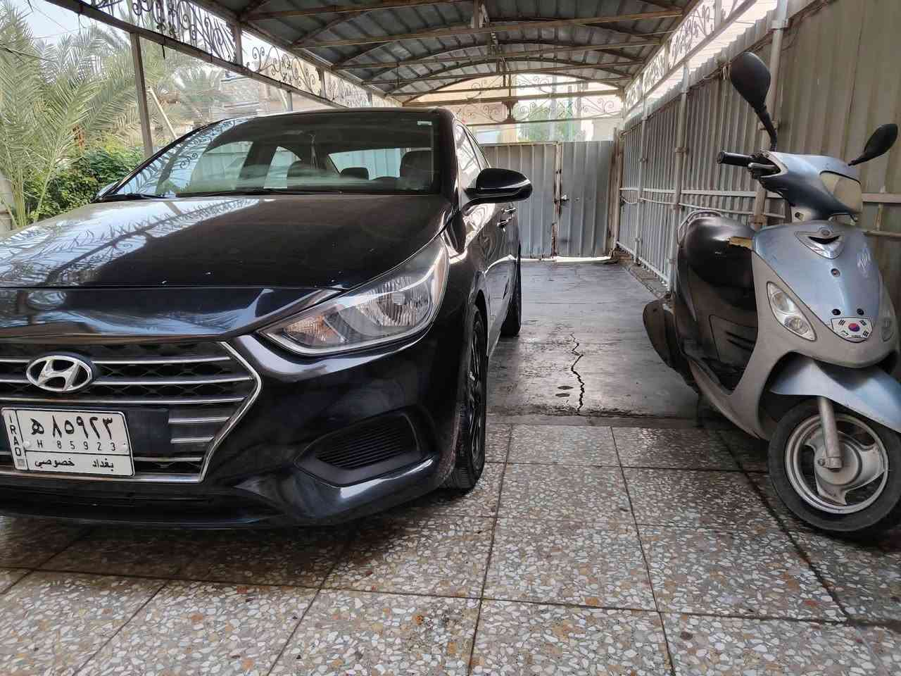 السلام عليكم
اكسنت ٢٠١٨ للبيع 
وارد امريكي حادثها جاملغ مصلح نفسه وبنيد مبدل
ماشيه  ١٠٠ ميل
محرك GDi 1600
المواصفات
شاشه
كاميرا
لايت زنون منظومه
ويل كب
تحكمات ستيرن
 السعر 112 وبي مجال مكاني بغداد الشعب
للاستفسار ***********
