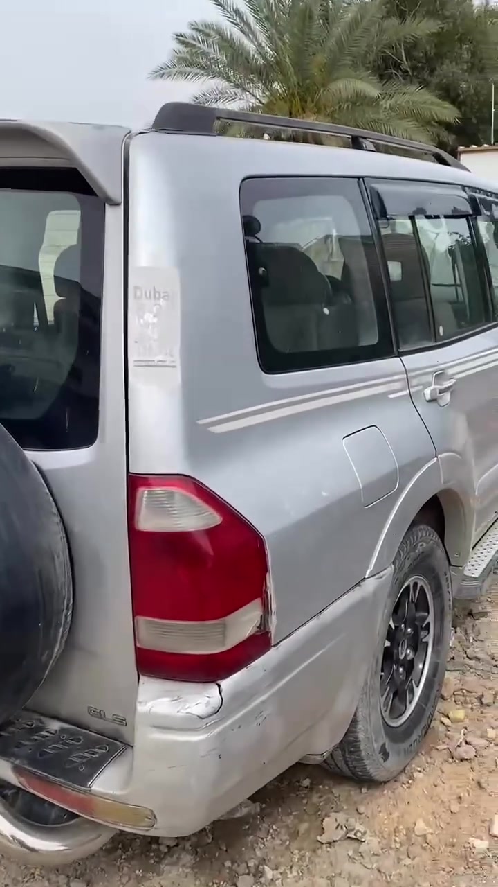 ب78$
باجيرو بلادي خليجي محرك 3000 
نضيف  تبريد جريش شرط
***********
