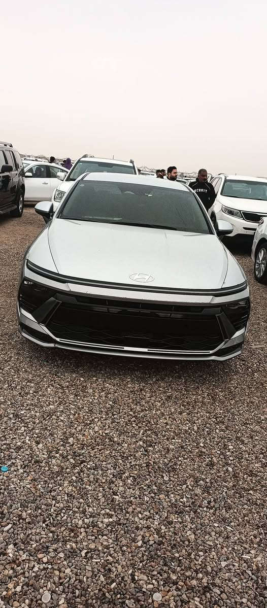 سوناتا وارد امريكي ..2024
حرة بدون رقم..مدفوع گمرگ وضريبة 
بدون ايرباك ..بدون تبديل وصبغ 
بيها 4 مكانات صغار بارد 
مكانها بصرة 
189 وبيها مجال بسيط
***********
