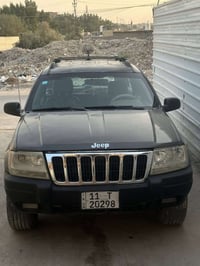 جيب شيروكي مديل 2000 بسمنه سنويه ل 29 لاضربه ولا تبديل بلاديه مكينه بل...