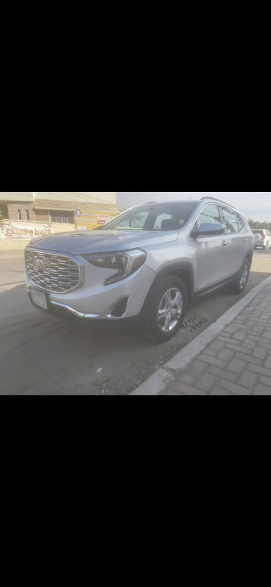 السلام عليكم جمسي تيران موديل ٢٠٢٠ فئة SLE فول مواصفات عدا الفتحة لون سلفر محرك ١٥٠٠ تيربو ماشية ٨٤ الف سيارة مسجلة بأسمي للاستفسار اكثر الاتصال على الرقم ***********
