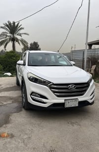 توسان 2018 م مكفوله من الصبغ عدا رصعه بالصندوق موضحه بالصوره  ماشيه 10...