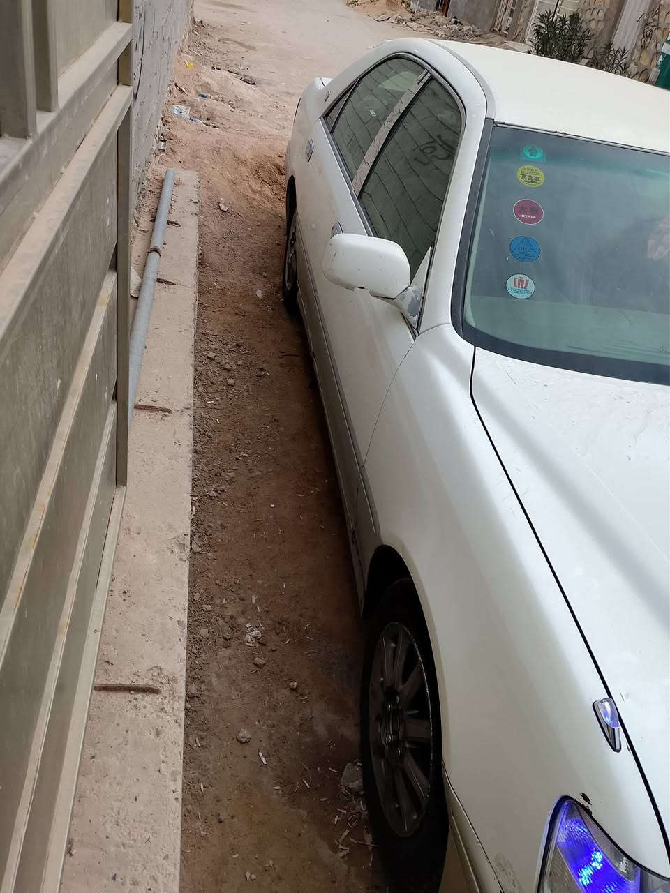 ملكة للبيع 4 دكم اصل 2003  رقم صلاح الدين بسمي شخصيا مداور ثاني يوم مداور شاصي 75 محرك D4 شرط محرك كير زيرو سعر 120 الاتصال ***********
