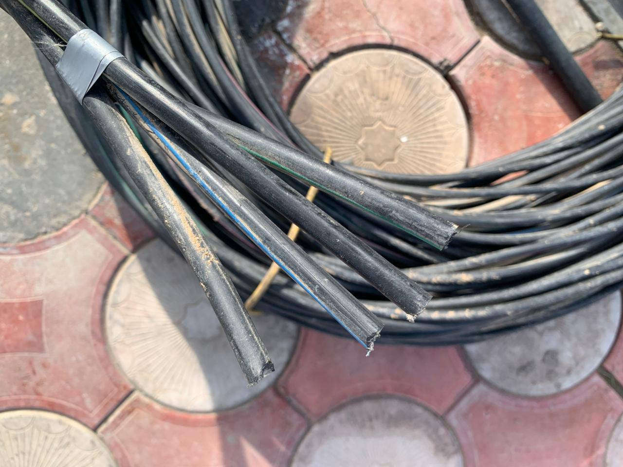 ضفيره ٤×٣٥ / ملم تركي الصنع استندر ٧٦ متر  استخدام شي قليل سعر المتر ٢٠٠٠ دينار
ديالى /المقداديه / الهارونيه 
*********** للتواصل
