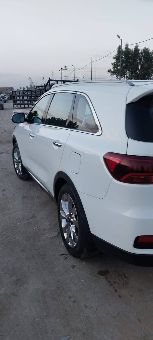 #كيا_سورنتو
موديل 2020 خليجي 

فول مواصفات عدا البانوارما مكفوله كفاله عامه 

#السيارة عل وضع الشركة داخل وخارج.

6 سلندر 3500

رقم بغداد دولي 

سيارة جديده بحاله الوكاله سعره ب

272 وبيه مجال قليل  مكاني ديوانيه عفك 

رقم صاحب السيارة***********
