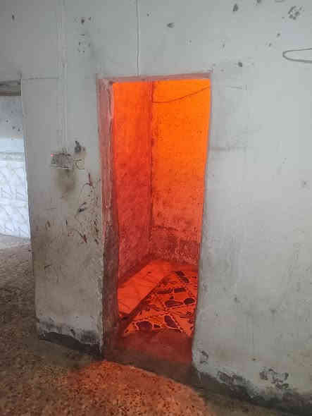 السلام عليكم يتوفر لدينا بيت بالماجديه قرب فلكه تسواهن للايجار سعر الايجار 250 بيت يحتوي على غرفه واحده ومطبخ وصحيات وصاله والاستقبال 
***********
