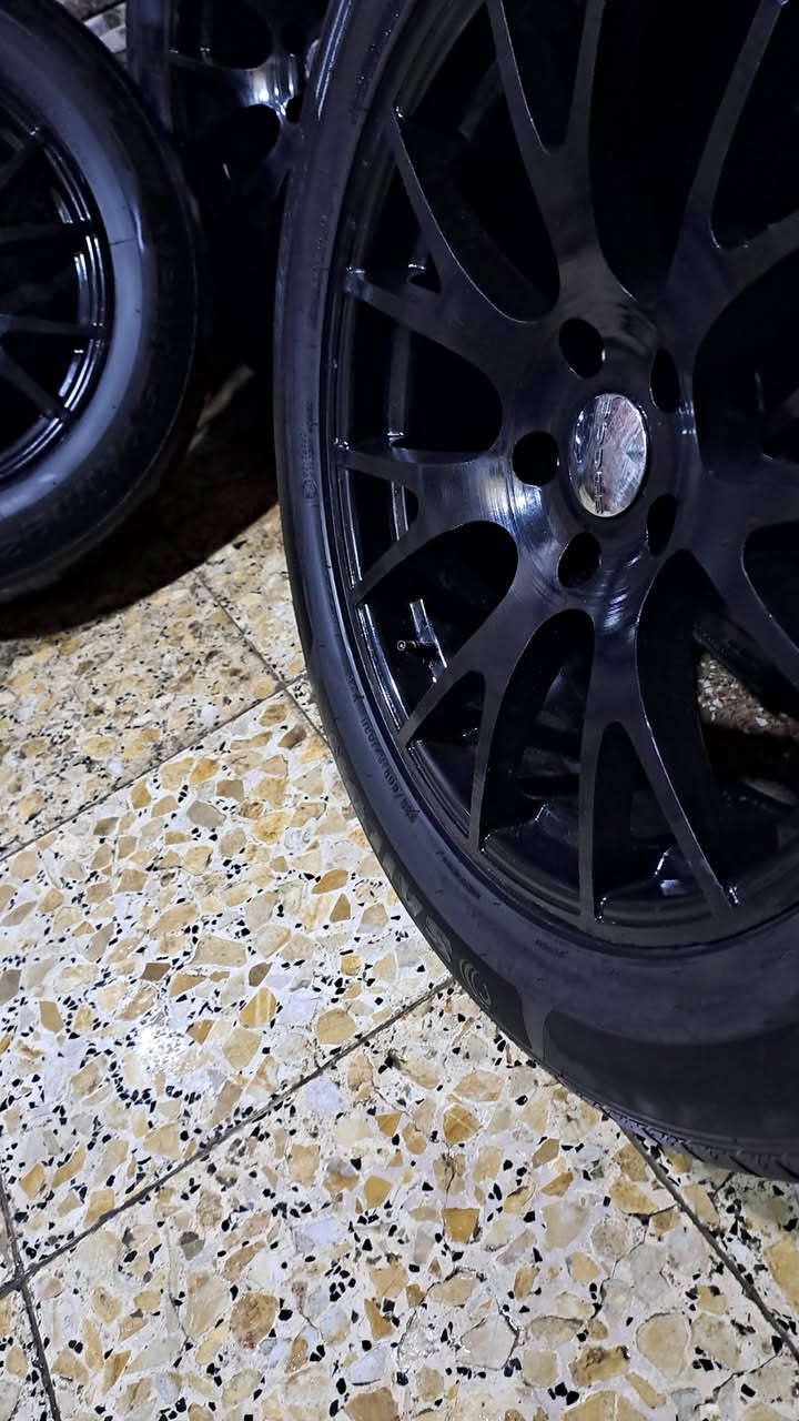 ويل وتاير حجم ١٨ مصبغ الويل وتايرات تعبانات نص عمر نهايتهن ٣٥٠ قفل شراي قفل *********** مكاني بغداد
