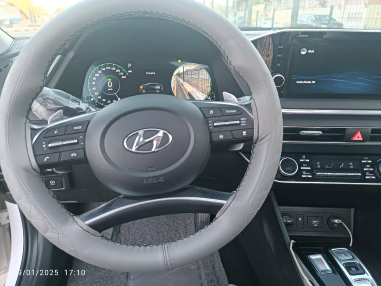 السلام عليكم
سوناتا 2022 هايبرد وارد امريكي رقم شاصي موجود حادثه كلش بسيط بدون ايرباكات 
-بصمة ابواب
-دخول ذكي 
-بصمة تشغيل 
-جنطه ذكيه
-لد نهاري 
-رادار 360 درجه 
-حساسات 
-توقف الي 
-اوتو هولد
-اربع انضمة قياده
-كير دكم
-نقطه عمياء
-قياده اليه
-تحديد مسار 
-مؤشر طرق
-كشنات كهرباء
-كشنات تدفئه
-سايد بريك بصمه
-محرك 2.5 
السعر 175$ وبيه مجال بسيط
كير ومحرك كفاله برغي ممفتوح بيهم 
السياره جاهزه كير ومحرك وحداديه وتخم تاير وتدفئه وتبريد وشرط الفحص
السياره حلوه وناصبه وبالعافيه على الي ياخذها 💜
عنواني بابل

*********** 
*********** ***********
