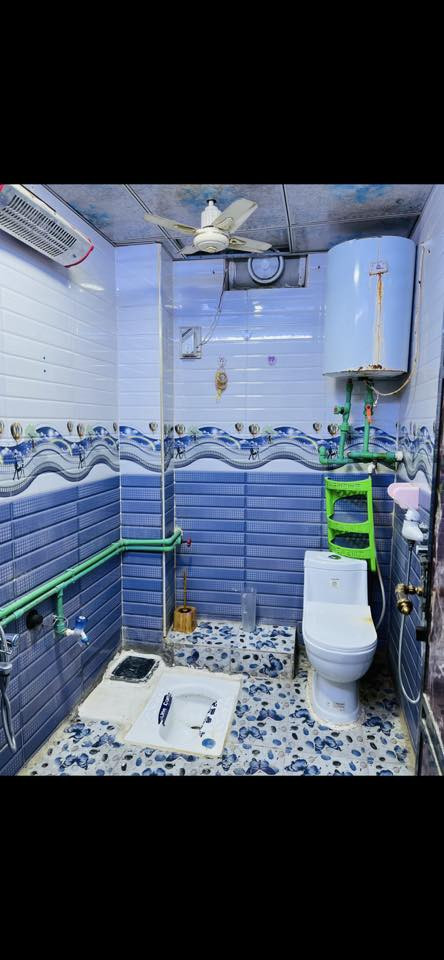 مشتمل ارضي للأيجار في منطقة شارع المقاولين قوب الجزائر في مركز البصره سكني وتجاري يحتوي على صالة كبيرة وغرفة نوم كبيرة ومطبخ وصحيات وطارمه صغيرة ومنور جاه من جميع النواحي ما كهرباء كيزر سعر الإيجار 500 الاستفسار ***********
