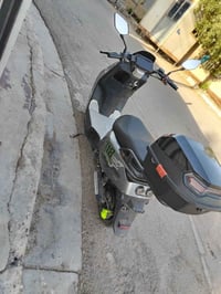 عندي درجة شحن للبيع 318 بطارية 6 جدد السعر 425 مجال شراي مكان بغداد حي...