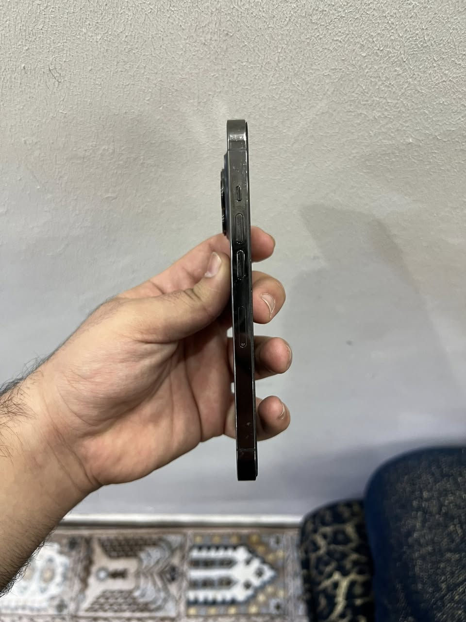 سلام عليكم ايفون ١٣ برو امريكي نضيف ذاكرتة ١٢٨ و بطاريتة 87 بلادية سعرة 525 الف وبي مجال للتواصل***********
