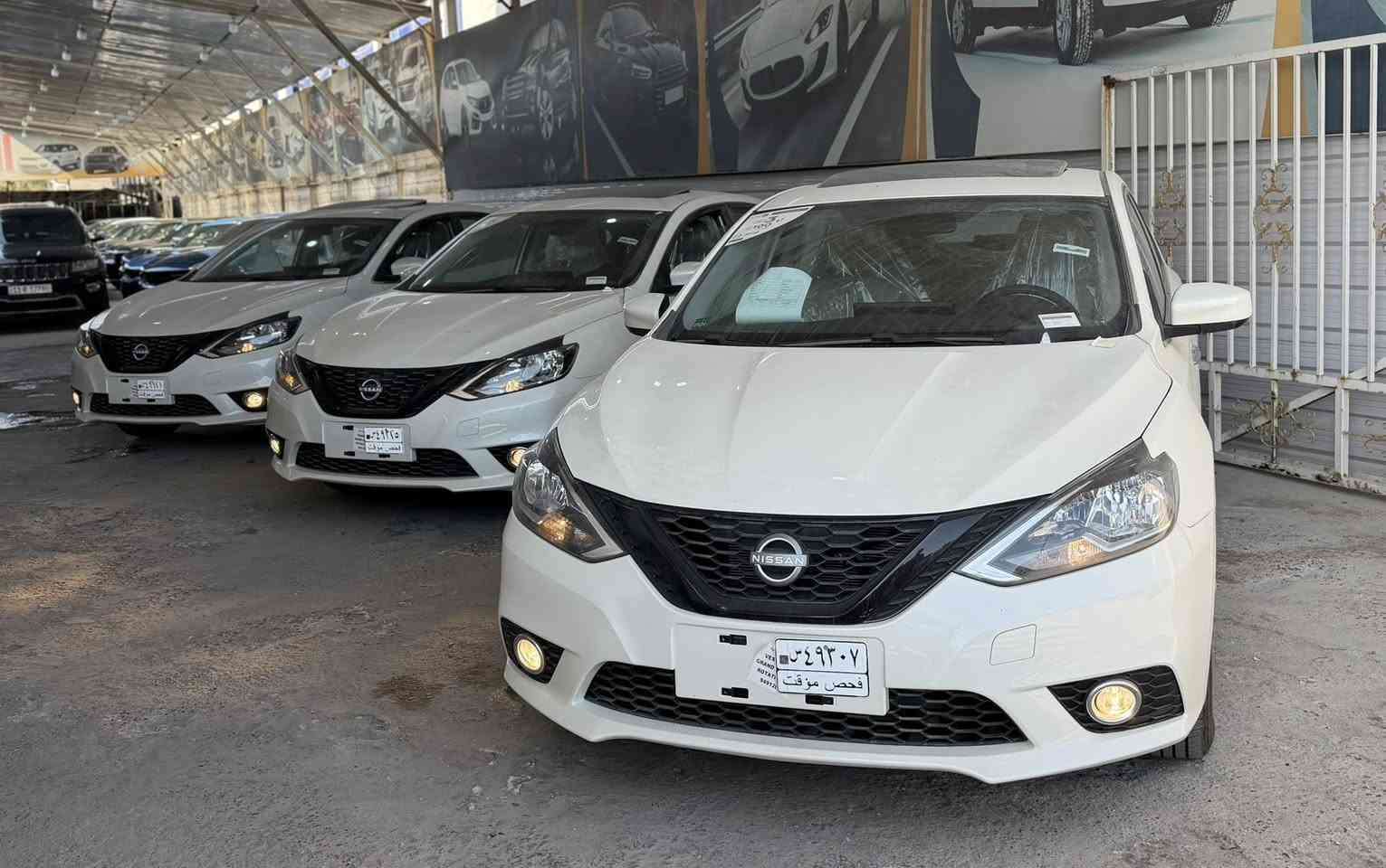 السلام عليكم
نيسان سنترا ( SV )
( عرض خاص ) 
موديل : 2025 
ماشية : 0 KM زيرو 
المواصفات 
فتحة 
شاشة 
كاميرا 
تحكم ستيرن 
قطعتين تبريد 
ويل كب كروم 
بلوجكتور 
يدات نيكل 
لون الداخل رصاصي 
(مرقم بغداد بأسم المشتري )
السعر : 20 مليون و500 قفل من الأخير 
ملاحظة: السيارة ضمان شركة السور 3 سنوات او 100 الف كيلو 
العنوان : بغداد الكاظمية قرب مرور الكاظمية معارض جكوك معرض الرحمن . 
للاستفسار 
عبدالرحمن 
 *********** 
 ***********
