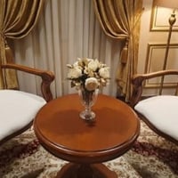كرسيان • طاولة • بحالة جيدة