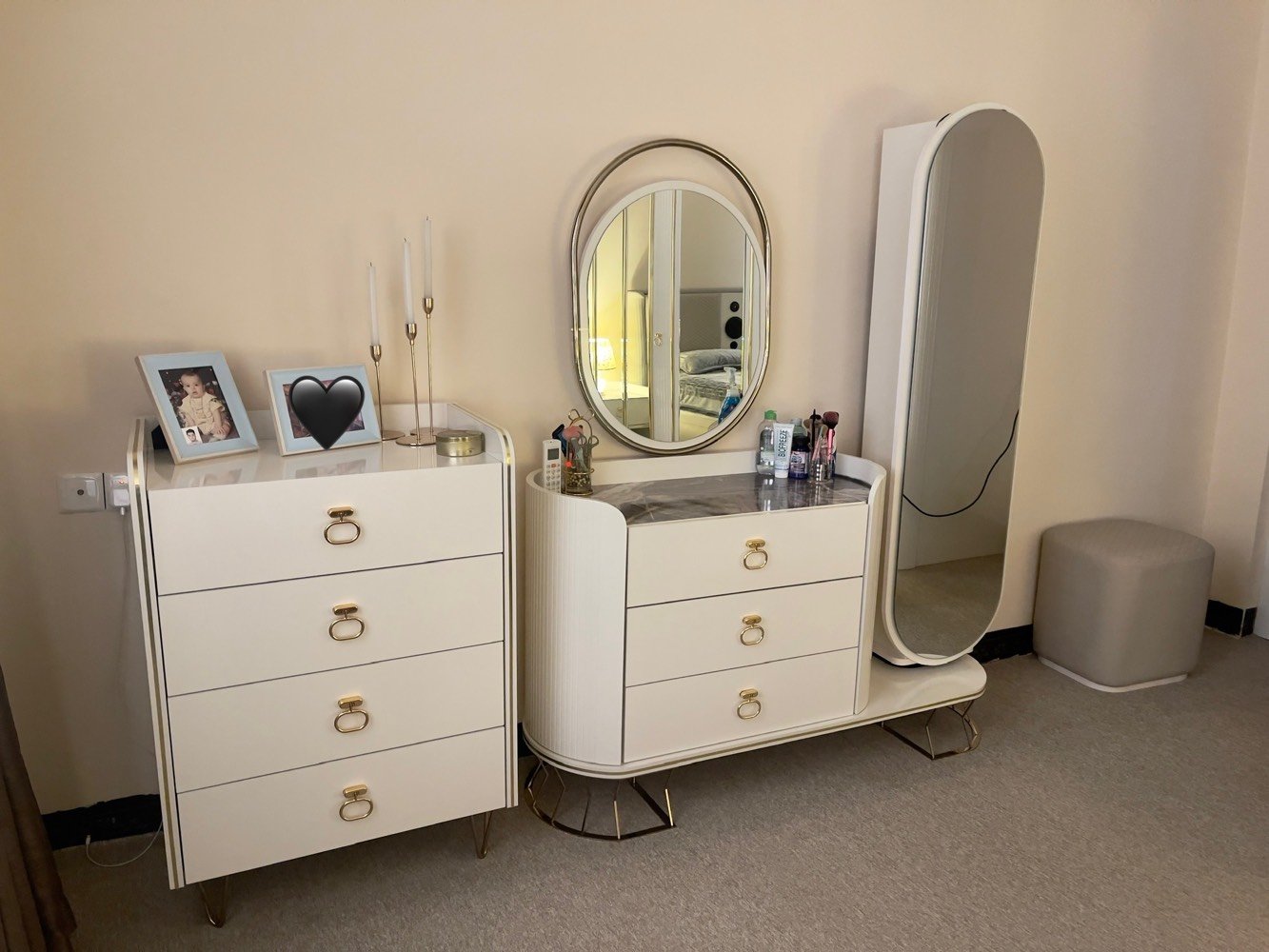 السلام عليكم 
غرفه نوم تركي مع ملحقاتها خشب HDF 
للتفاصيل يرجى الإتصال على رقم
***********