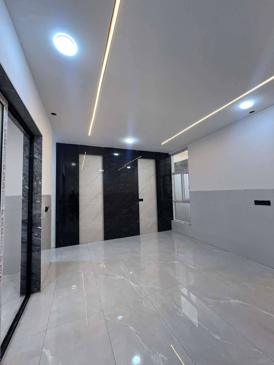 دار للبيع مساحه ١١٠ متر  طابقين في حي التعليم  العالي جمعية غرفة تجارة  ٤ غرف نوم وهول وستقبال ومشتملات داخل وخارج وخدمات كامله ماء كهرباء تبليط السعر 90 وبي مجال للاستفسار اكثر ***********
*********** واتساب ***********
#موصل #الجميع
