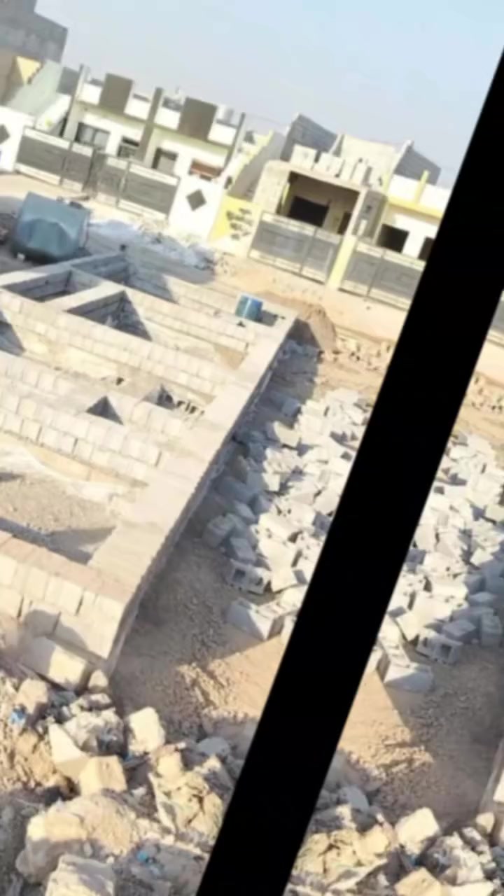 السلام عليكم بيت هيكل زراعي زراعي للبيع في منطقة كوباني مساحته 100 متر بناء حديث درجه اولى فرع جامع مالك الملك خدمات كهرباء وماء والمنطقه كامله كلها زراعي يتكون البيت من استقبال ومطبخ وغرفة نوم وهول وصحيات السعر ٢٠ وبي مجال للاستفسار ***********
