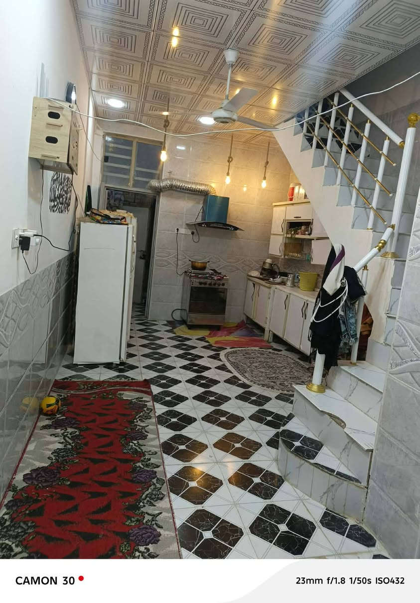 #بيع_مستعجل بسم الله الرحمن الرحيم بيت للبيع المساحه 60 متر طابو زراعي سند 25 اقرار محكمه طابقين 🔱 شغل درجه اولى مال جناي 🪬 مقابل قريه الغدير عمود 282 ♻🌖 الطابق الاول بناء طابوك اساس وسقف صب كونكريت والطابق الثاني بناء ثرمستون والسكف ثرمستون
الطابق الاول يحتوي على 
✅غرفه
✅صاله
✅مطبخ
✅حمامات + مكشوفه
الطابق الثاني يحتوي على
✅غرفه
✅صاله
✅مطبخ
✅حمامات 
كل هاذا والسعر صدمه 😱 مناسب جدا السعر 22 مع المجال 🔥🔥 
للاستفسار ***********♻

#ملاحضه_يوجد_واتساب📩📩
