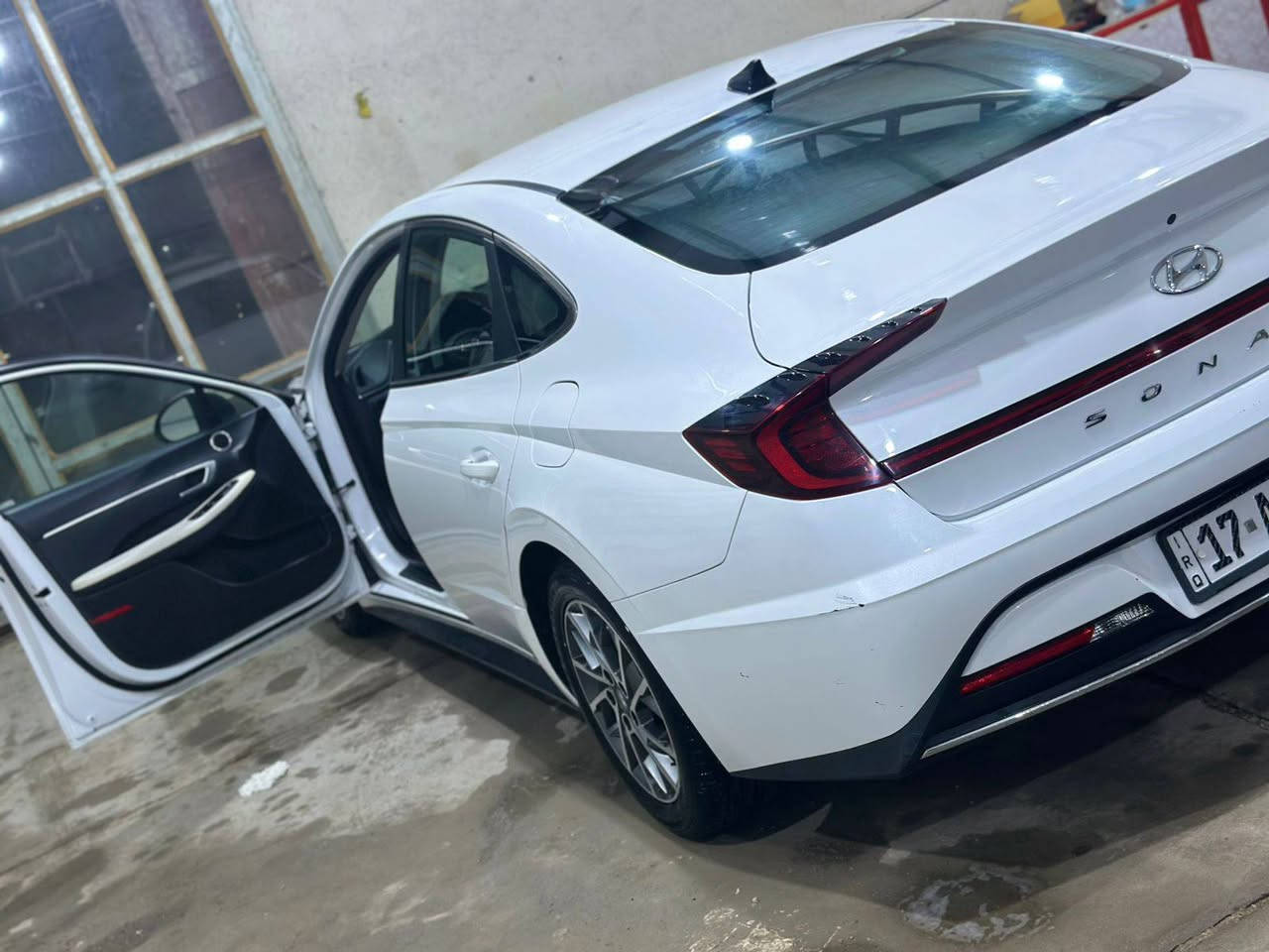 سلام عليكم
سوناتا موديل 2022وارد امريكي 

سياره نص فول 

سياره جاهزه وخير من الله مكينه وكير وحداديه جاهزه 

ضربته فقط جاملغ امامي 

معوقين وكاله بسمك كبل 

سعر 172بيه مجال بصيط

 فقط او نتصال 

الرقم***********
