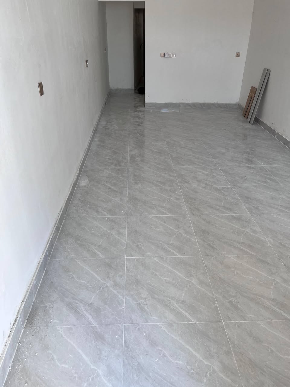 خلفيات سيراميك وبرسلين ومرمر شغل درجه أولا استفسار أتفضل خبرني *********** ونا تحت أمرك
