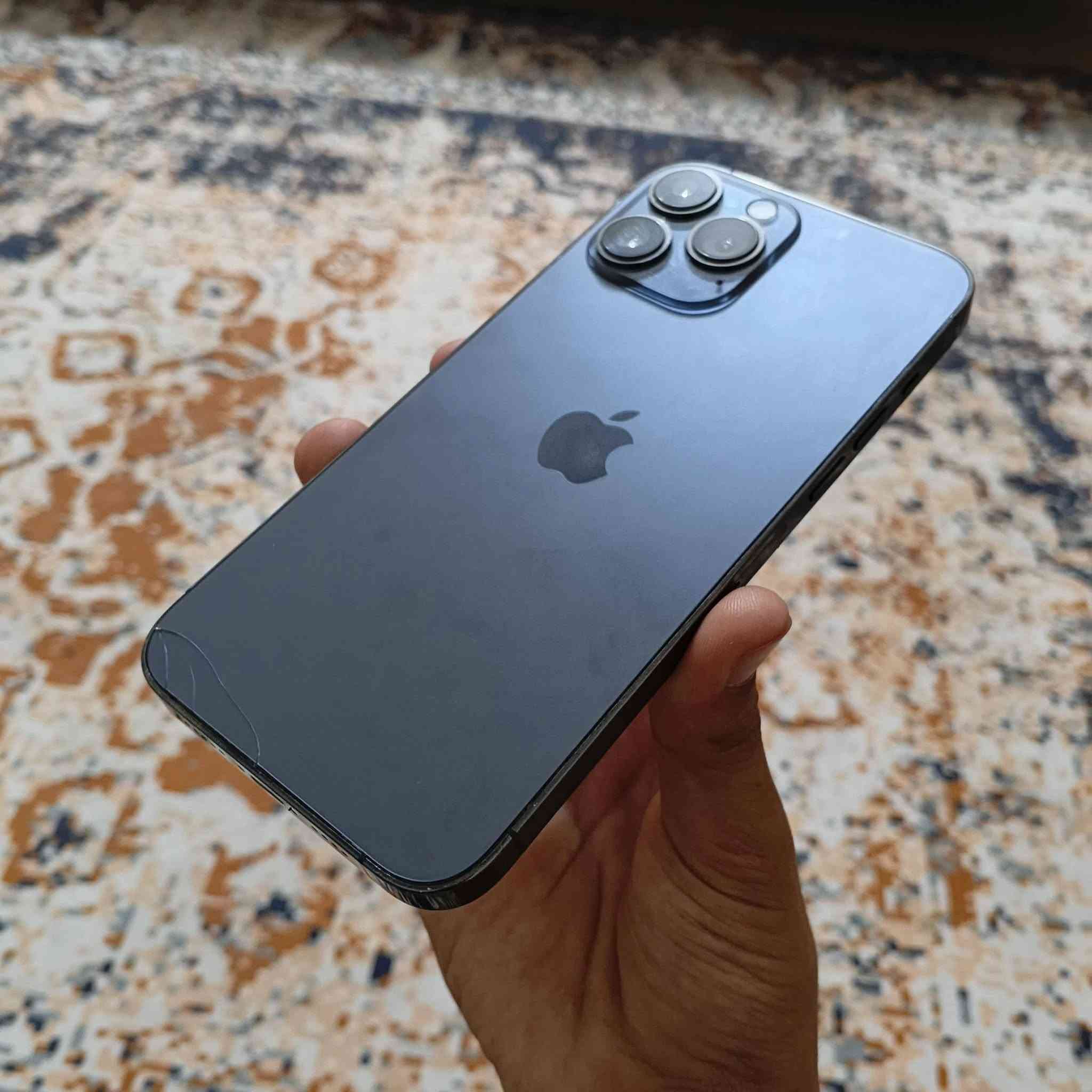 ايفون13بروماكس
جهاز امبدل بيه بطارية النسبه 100/100 🔋 
وامبدل شاشه ثلاث خيارات وفطر تازغير اموضح بل صور اب طرف الجهاز 
والموبايل من حدث يريد كلمه السر وال جيميل كلمه السر موجوده بس الجيميل ما حافضينه 
الجهاز سعره نهايته كلش 325
كلشي شغال ما بيه اي عطل فيس ايدي شغال كاميرا شغال 
للستفسار اكثر علا هذا الرقم ***********
