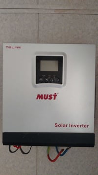 للبيع انفيرتر must 3000w 24 v تخريج 13 A بحاله جيده 250 الف بي مجال لل...