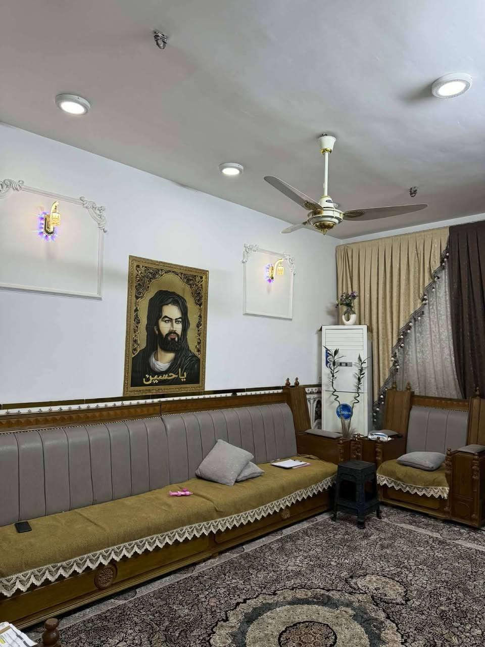 بيت للبيع ١٠٠ متر في حي الرحمه الوجهه ٥ متر والنزول ٢٠ متر الاستفسار الاتصال الرقم *********** علمأ غير متواجد على الفيس
