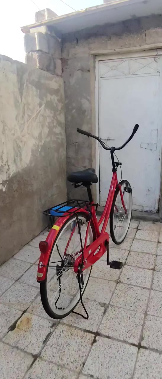 بايسكل لون احمر دم الغزال موديل 2022
السعر  120 المكان العزيزيه الخماس الاستفسار عله هاذ ***********
