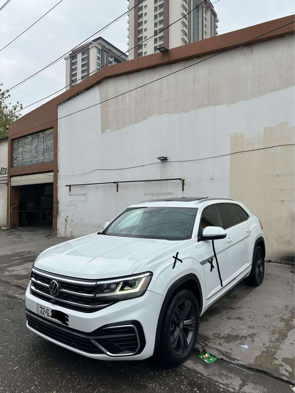 Vw atlas cross sport v6 se rline 
سەیارەکە ٦ پستنە،فوول مواسەفاتە se rline ,چاملغو بستەک دەرکەی بۆیاخە بێ ژۆرێ دوجێی گچکەی پیدیئارە،گێروو مەکینە بەشەرتە،٦٥میل رۆیشتوە
0,7,5,0,4,6,7,8,5,7,5 رقم 

رقم شانسی1V2RE2CA1MC216063 أربيل, العراق
