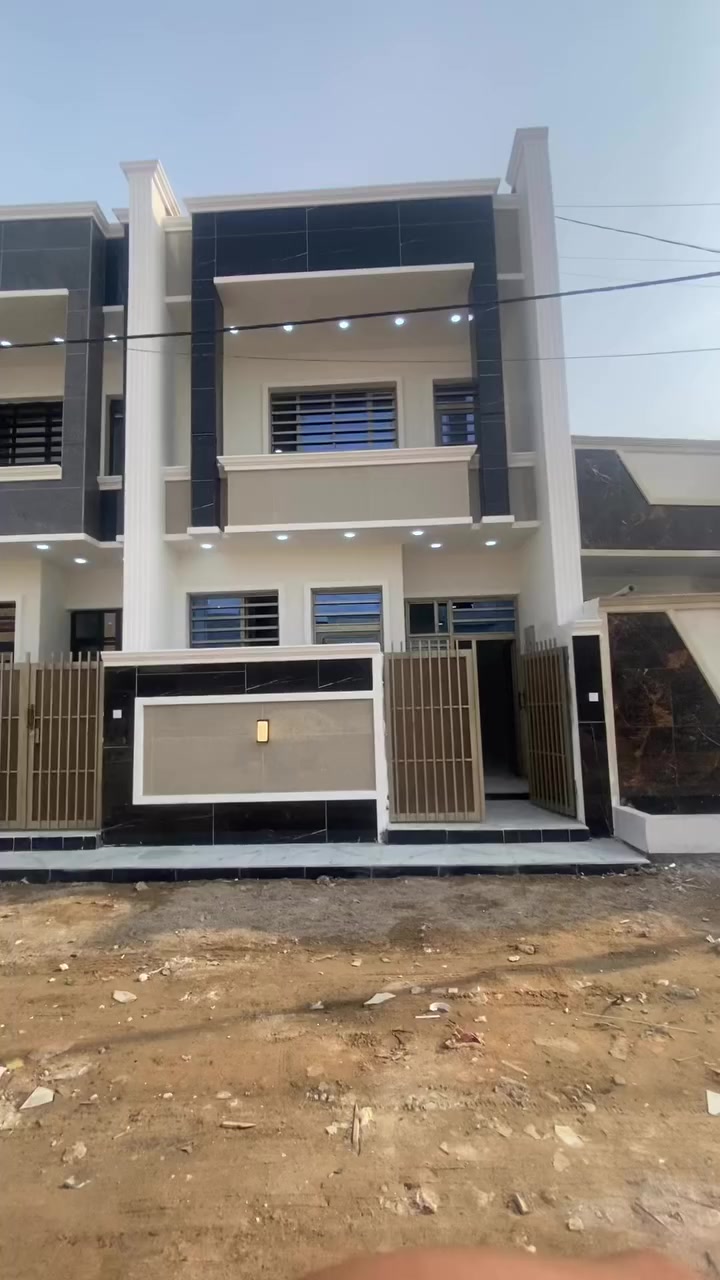 مشتمل مساحة ٧٥ متر زراعي سند ٢٥ بسويب كافت الخدمات مي مجاري كهرباء قريب عل تبليط عرض شار ٩ امتار 
بناء طابوك درجة اولة مدخلين صالة مطبخ حولي جبير خدمات ٢ غرف ٢الاستفار اتصال *********** سعر ٧٣ وبي مجال بصيط
