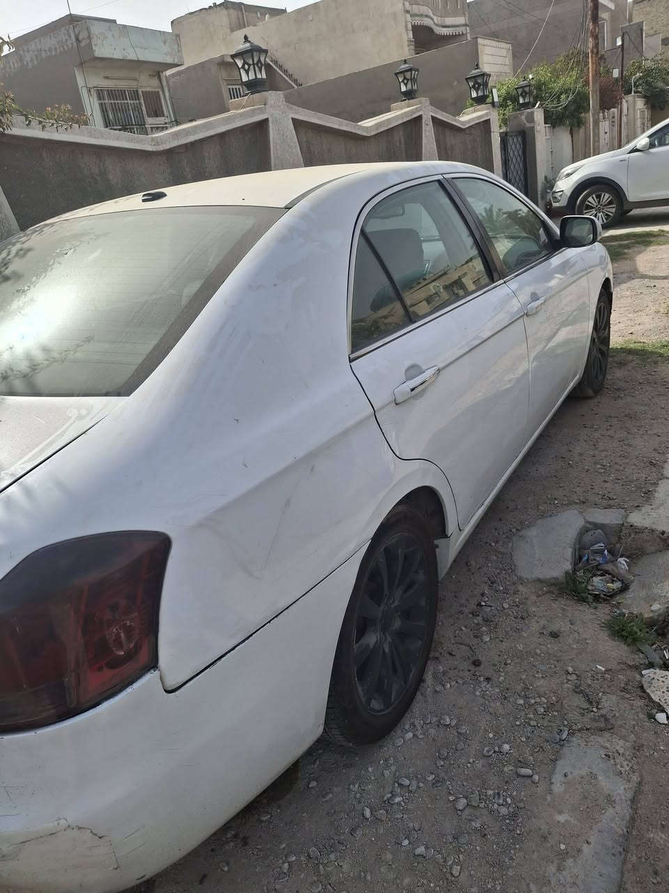 عندي سياره موديل ٢٠١٣ سليمانيه اماكراند مكينه مجفته جديد وسلايت روف وتبريد شغال وباتري جديد بس بيه الكير عاطل للبيع بسعر ٤٥ ورقه وبيه مجال الرقم ***********
