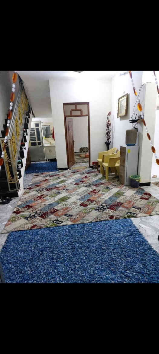 بيت للبيع في صقلاويه الشهداء الثانيه المساحة ١٤٥متر طابقين طابق الأول غرفه نوم وصاله ومطبخ وحمام واستقبال وطابق الثاني غرفه نوم وصاله وحمام شارع ١٢ وبشارع جامع الشيخ عبدالقادر الكيلاني طابو سند صرف باسمي بناء طابوق(***********)(***********)
