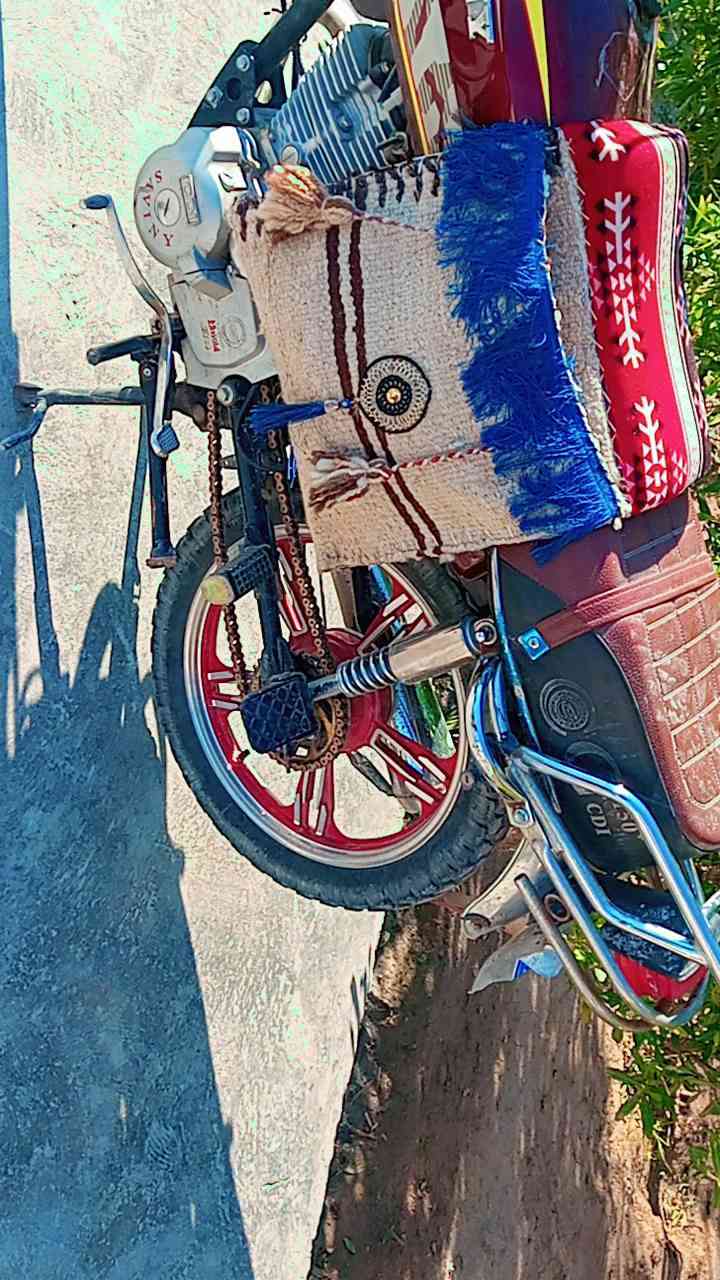 السلام عليكم موطور للبيع سيفان موديل 2020لا تنقيص ولا تبخير مكان ديالى بلدروز أمام  سعر 425وبيه مجال اتصل ***********
