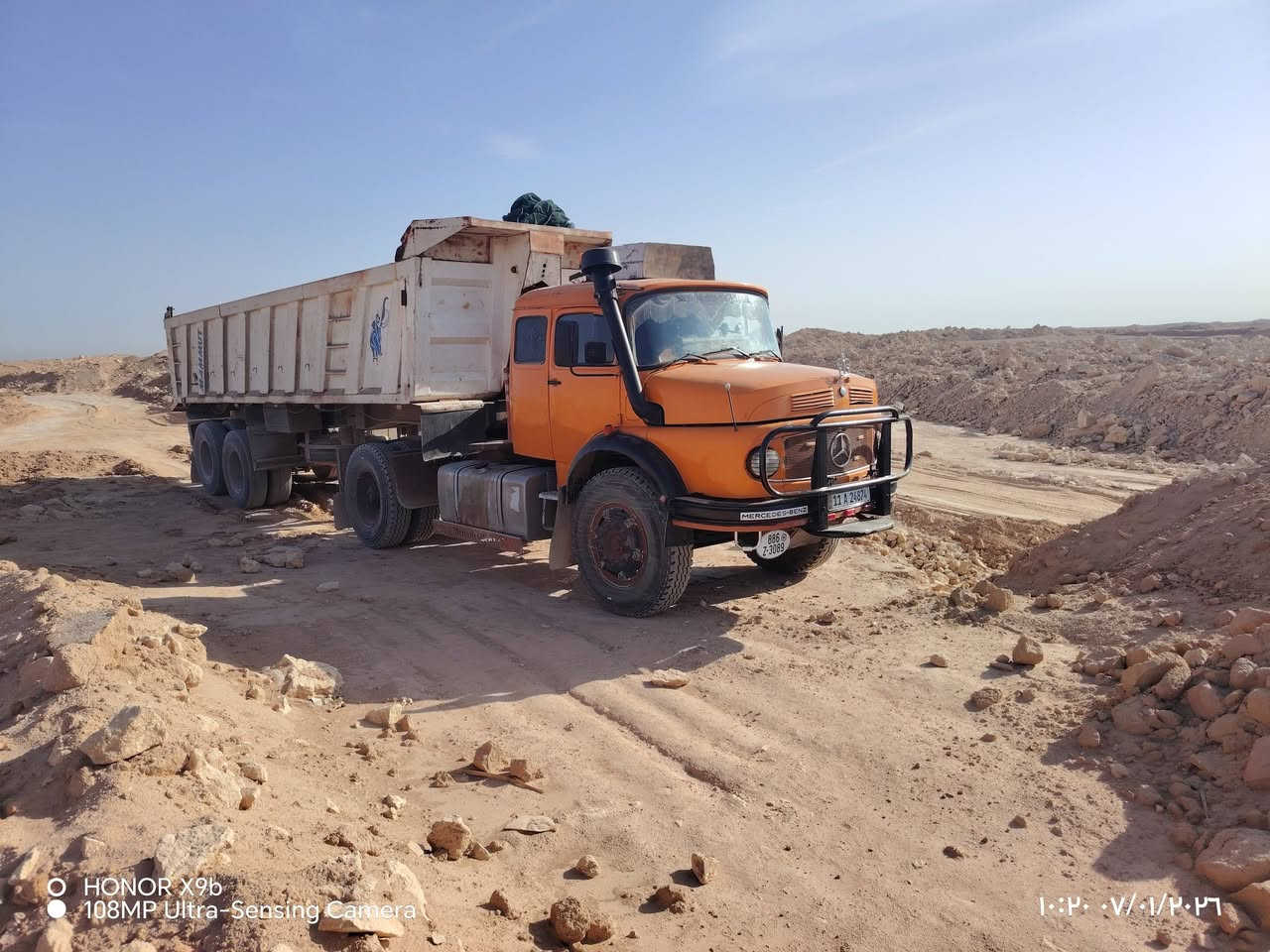 سلام عليكم نساف البيع سياره جديده محرك جديد كير 111 جديد سياره كامله ع شغل مكان رمادي  ***********
