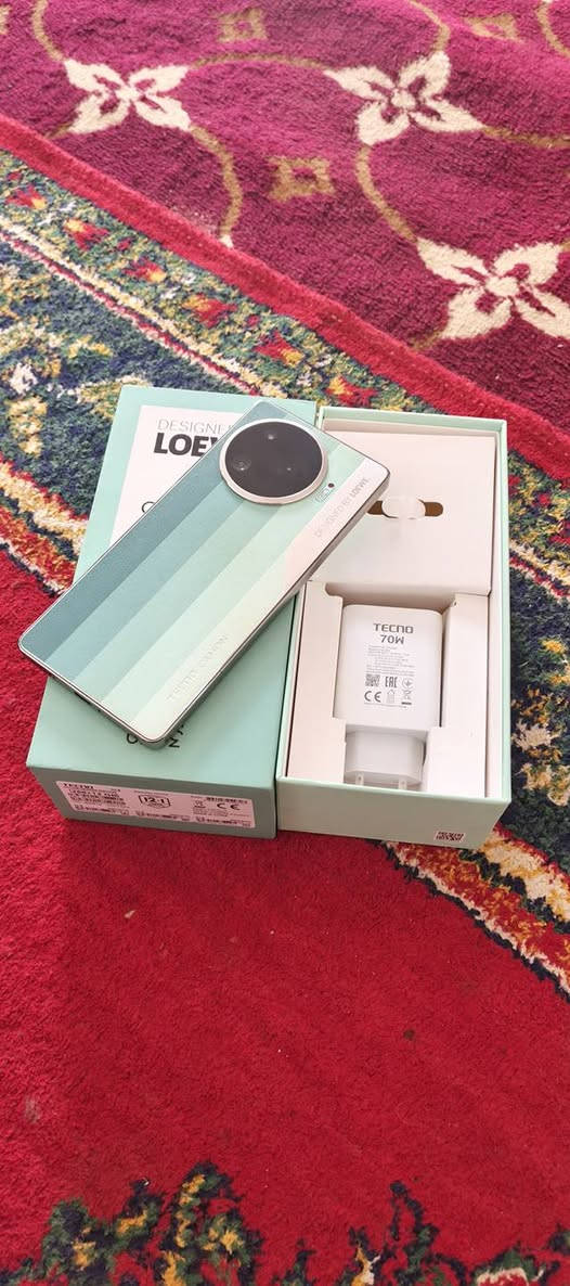 ‏كامون 30 برو 5G معالج 8200 شاشه144 هيرتز ببجي 90 فريم بكل سلاسه ذاكره 256 عشوائيه 12 شاحن 70 واط  كامرا من سوني 4K60fps كامل ملحقات مكاني ناصريه مركز *********** ناصرية, ذي قار
