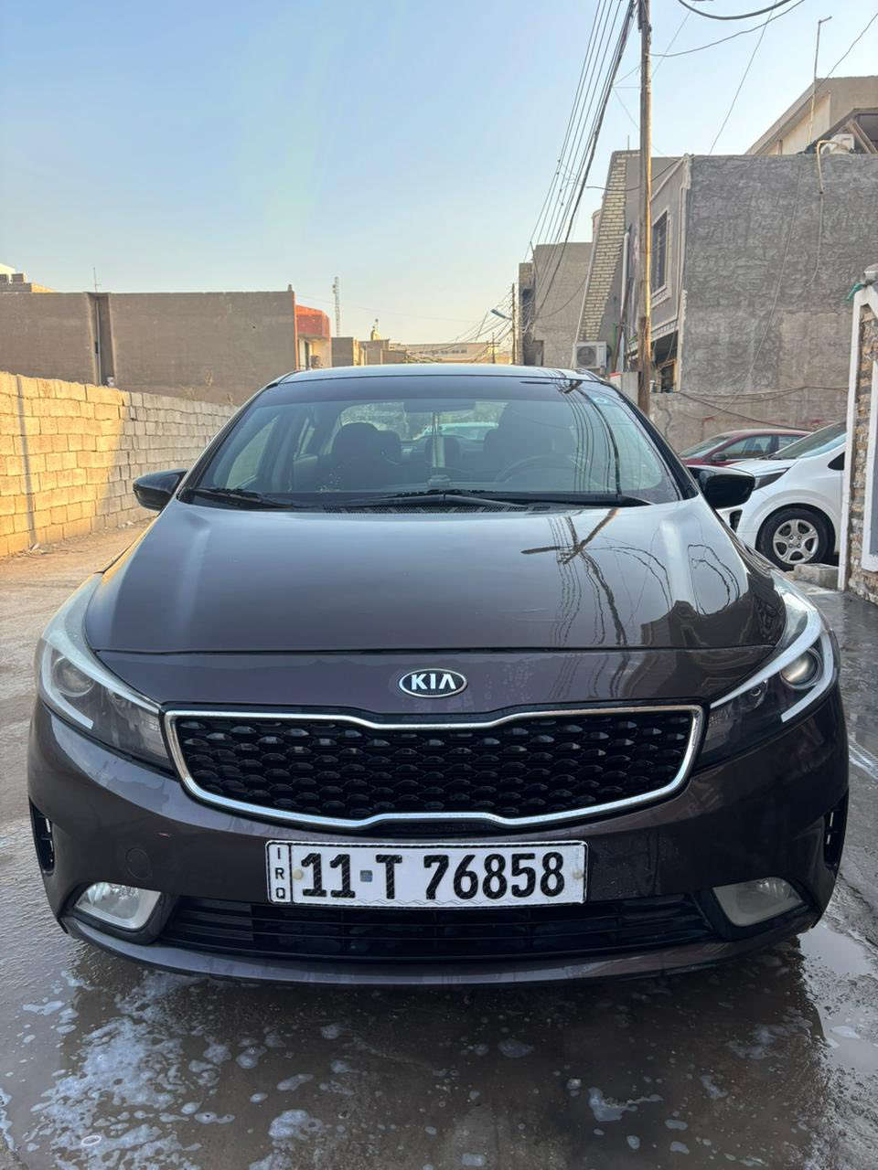 كيا فورتي 2017 للبيع فقط 

لون جوزي رقم بغداد ب اسمي

السيارة حادث كلش بسسيط
بداية البنيد وبداية الصندوك الخلفي
هنا صاير بيه طخات ومرشوشه كم قطعة
جانت بيد (( إنثى ))السيارة وطاخته هواي

حتى لتدوخ ولا اني ادوخ وياك ب الصصبغ
ابيعلك السيارة حزاام صبغ بس هية مو حزام
3 قطع او 4 قطع مصبوغه اني ابيع حزاااام 

كل الايرباكات مالته سليمه ولا ايرباك طاك 

السيارة عليه ادامة كامله من كلشي بيه 
باتري جديد تخم تاير جديد ادامة كاملة

رقم بغداد الجديد ب اسمي 

مكانها بغداد الكرادة او الدورة

*********** بي واتساب همين

السسسعرر     114  وبيه محال بسيط
