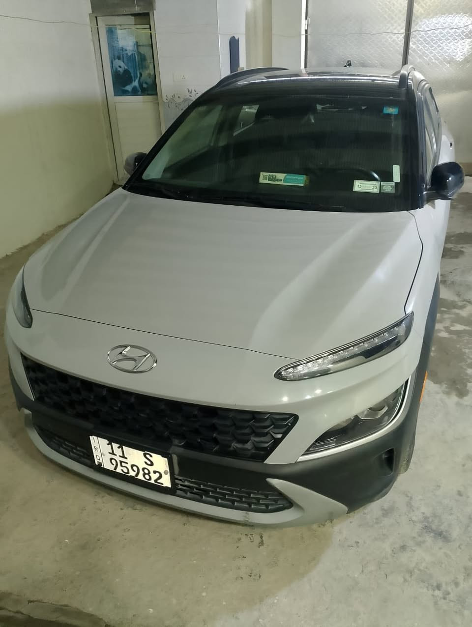 السلام وعليكم كونا موديل 22 وارد امريكي سياره بدون حادث فول عده الفتحه لون سمنتي رقم بغداد بسمي مابيها اي نقص سعر 165 وبي مجال *********** مكاني بغداد الشعب
