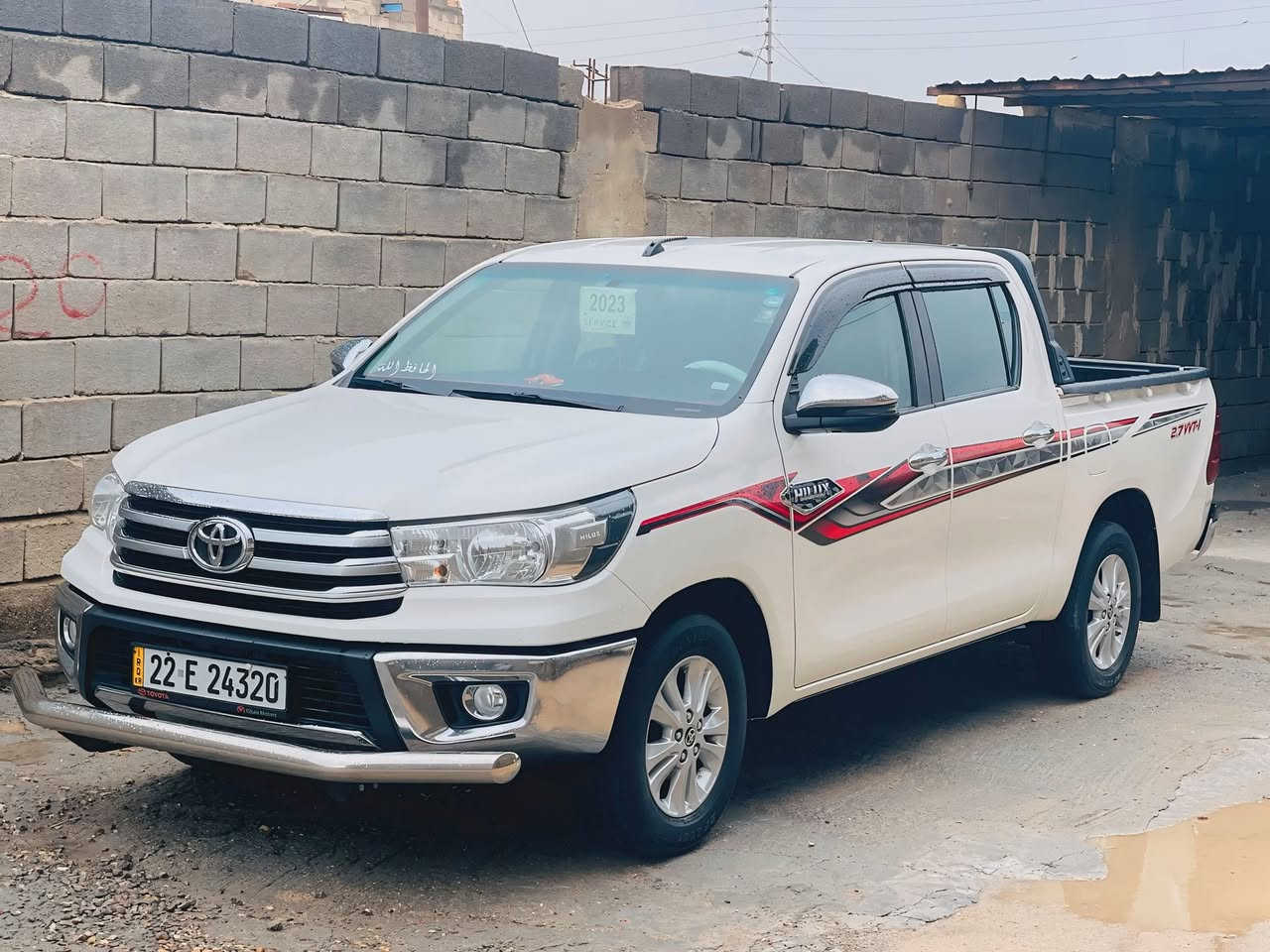 سلام عليكم عندي سياره البيع بيكم هايلوكس موديل2023  رقم اربيل تحويل  مباشر سياره ساز فول  موصفات  وتماتيك مكفول كفاله عامه بيه بارد بصيط مشر عليه بل صوره  السعر 275 وبيه مجال المكان البصره الهارثه رقم الهاتف ***********
