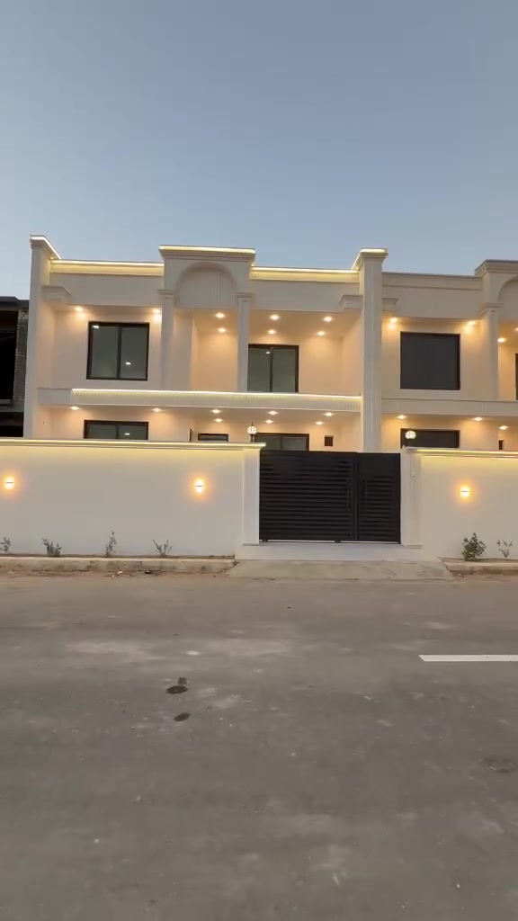 دار للبيع مساحه200م
دار للبيع 
تسليم مفاتيح مباشر.  بناء حديث. طابوك جمهوري  صب كونكريت 
السعر ب150وبيه مجال 
الطابق الاول 

غرفتين  نوم .  هول.  استقبال.     مطبخ. 

مجمع صحيات داخلي وخارجي. حديقه.  كراج سياره 

الطابق الثاني 

غرفتين نوم. +    هول.   مجمع صحيات   بيوته. 
 

عرض الشارع 10م تبليط 

طابو زراعي سند 25 تحويل مباشر باسم المشتري 

بابل ورديه داخل قرب الأمام سيد موسى 

***********

,عباس الصريفي. هذا مو بيت تحفه بالعافيه علياخذهه
