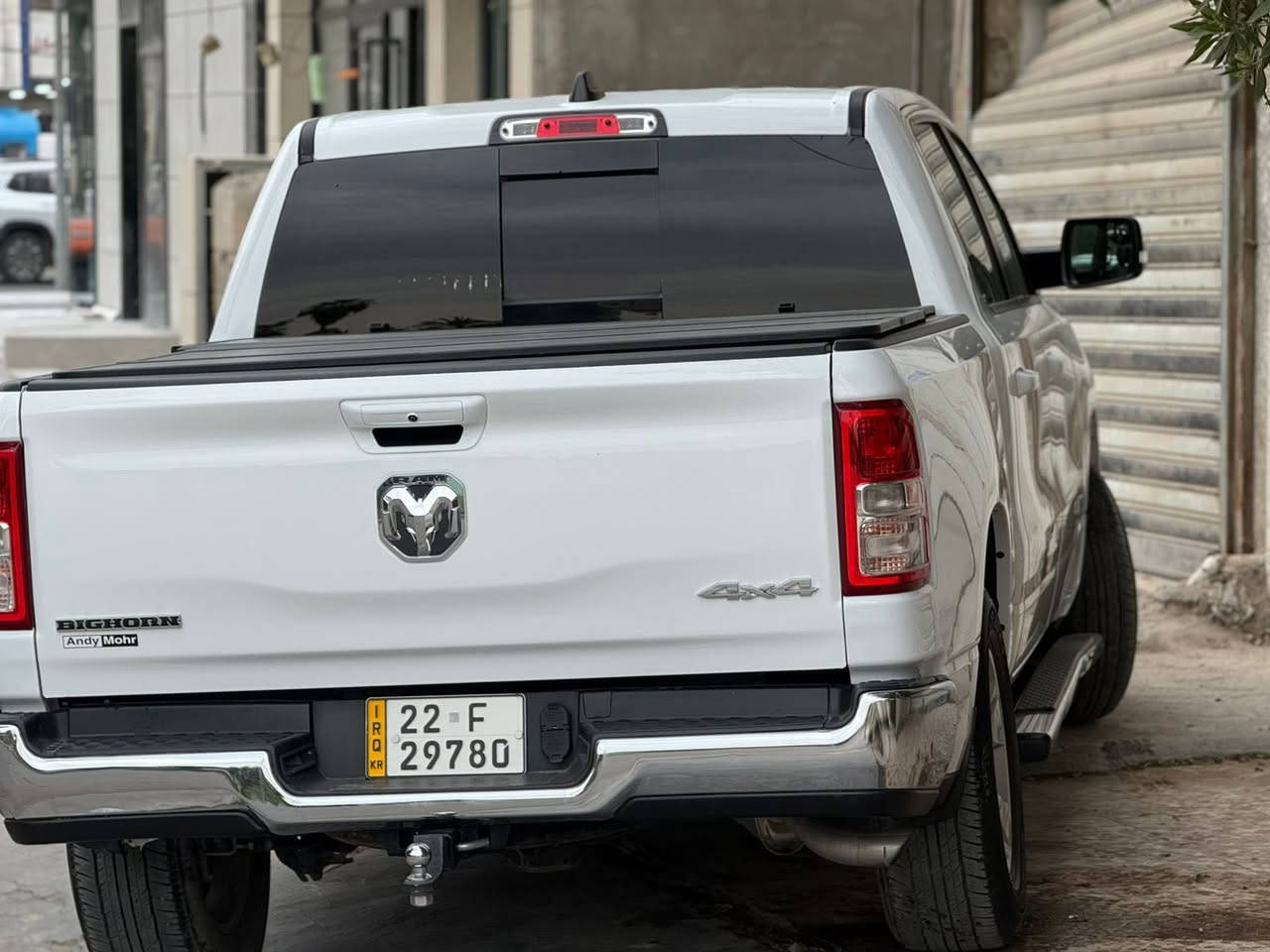 السلام عليكم 
رام بيك هورن 23 
السياره مبدل بدي نفس الون السياره بدون صبغ 
كشن جلد كهربائي 
مري شفط السياره نضيفة مثل مومضح بلصور 
ممعدل عليها ولا لاعب بيها بلادية 
***********
