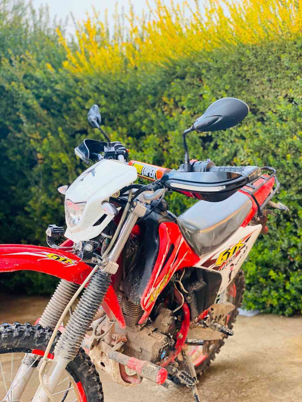 السلا عليكم قفاز كاويار للبيع موديل 25 محرك 200 ما مفتوح نكره سلف يشتغل كلشي ما عايزو بس شغل واطلع مال جناي السعر عوخاص او اتصل 
#مكاني_قرية_الشويرات

#رقمي_***********
