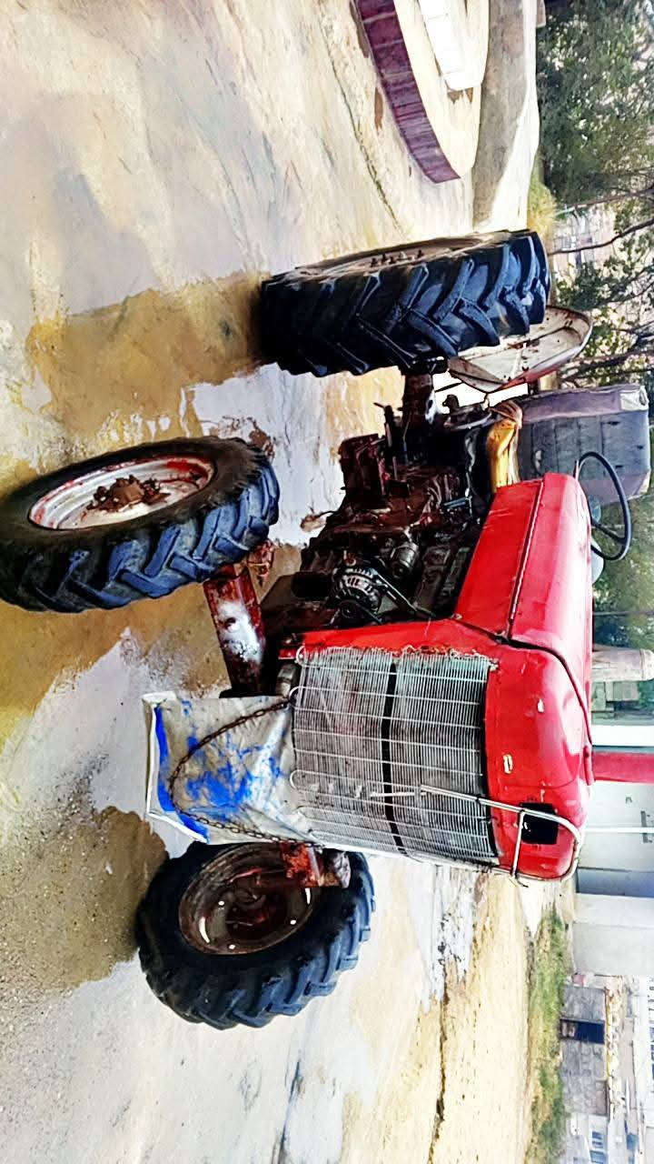 تركتر فوركسن البيع موديل قديم 
المحرك شرط لا نفخ ولا صرف اي نظح مابي
السعر مناسب جداً... العنوان الموصل ناحية وأنه قريت كفرج
الشراي يتصل علا هاذا الرقم ***********
