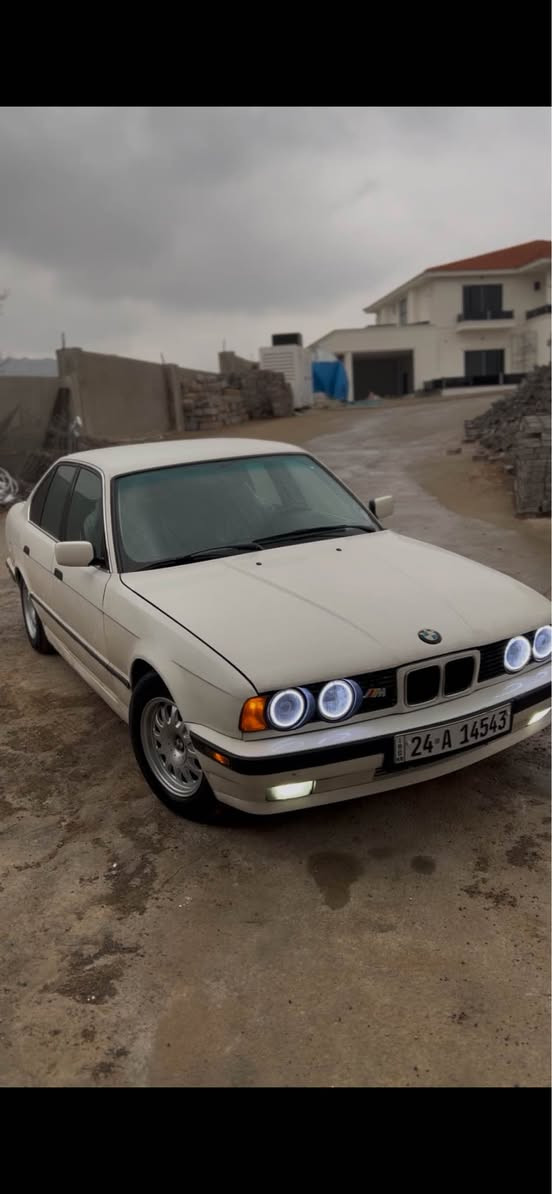 بوفروتني 525i موديل1990 گيرعادي دووجام كاره بايي بي دعم و سبغ رقم جديدي غرامه سفر 
گيرو مه كينه تحويل بشرت سعر 65 و مجال
رقم تلفون *********** دهوك, العراق
