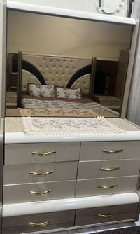 غرفة تركي 10 قطع  مستعمل أصلية ثقيلة وضخمة ب800 الف وبيها مجال بسيط لل...