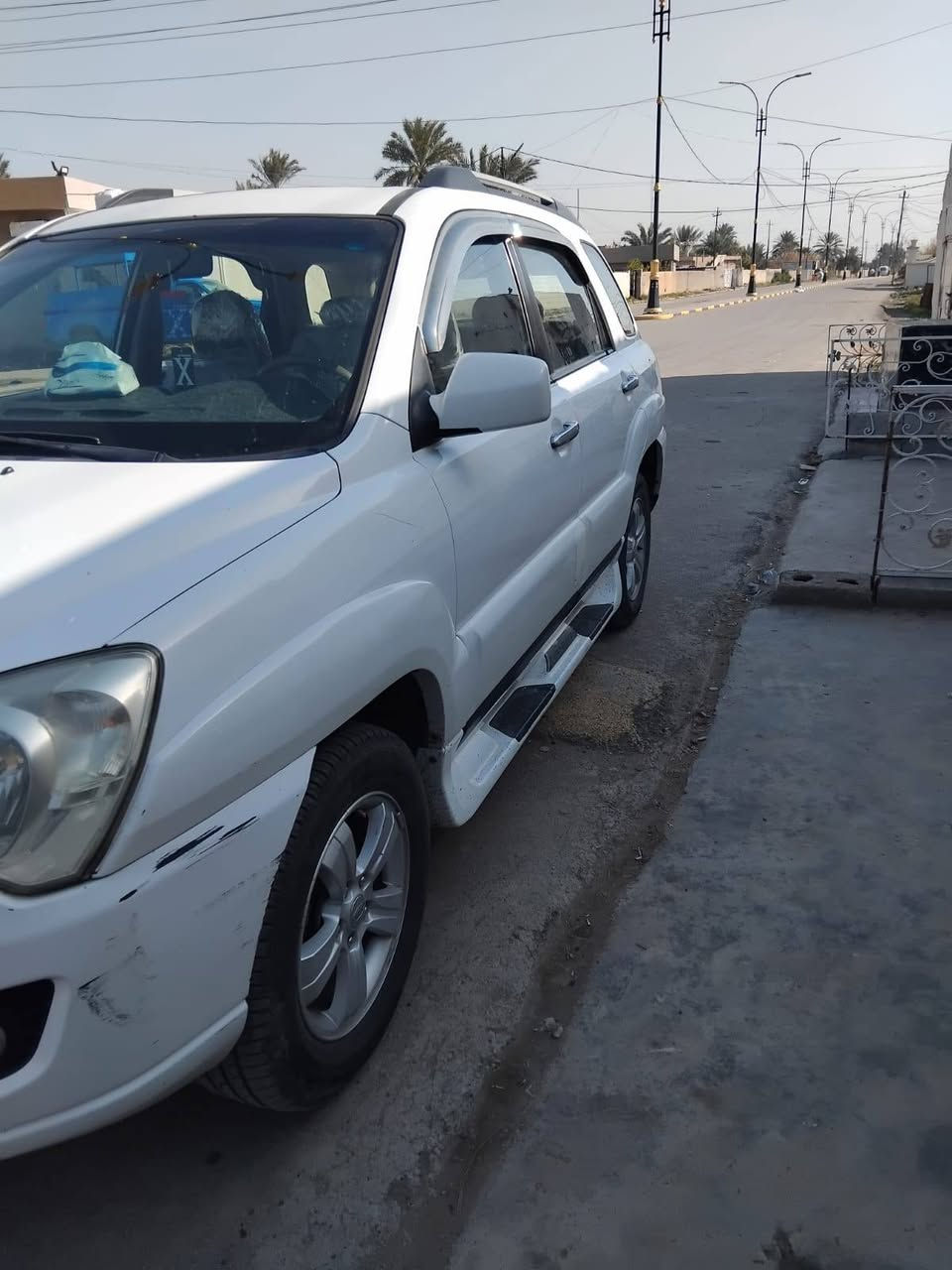 سبورتج 2010 بلاديه مكفوله من الصبغ والتبديل والكير والمحرك بشرط فيها بارد الجاملغ الايمن  كما موضح بالصوره السعر 120  العنوان بغداد التاجي  للستفسار اتصل ***********
