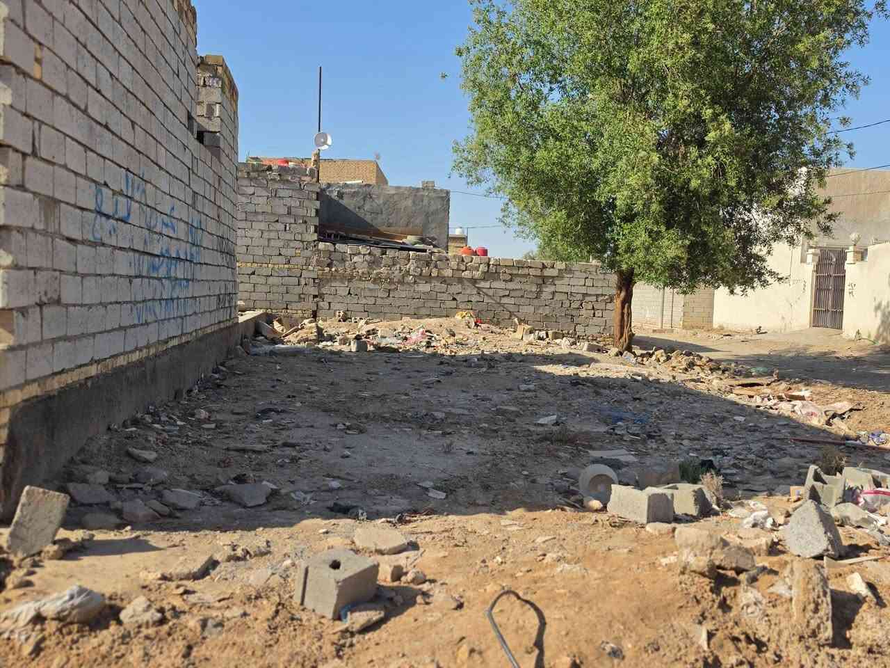 عرصة للبيع مساحة 180 متر ركن سند 25 مداور بأسم المشتري العنوان الديوانية خلف حي الحضارة البو ٠جاسم  شارع ابو وائل السعر 7 ونص وبيه مجال ***********+*********** واتساب  ***********ا
