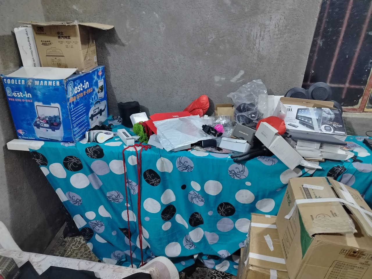 السلام عليكم ورحمة الله وبركاته عيوني عندي غراض امزون مع رفوف 3 قطع مع احذيه للبيع بسعر مناسب اريد ابيعهم شلع
***********
