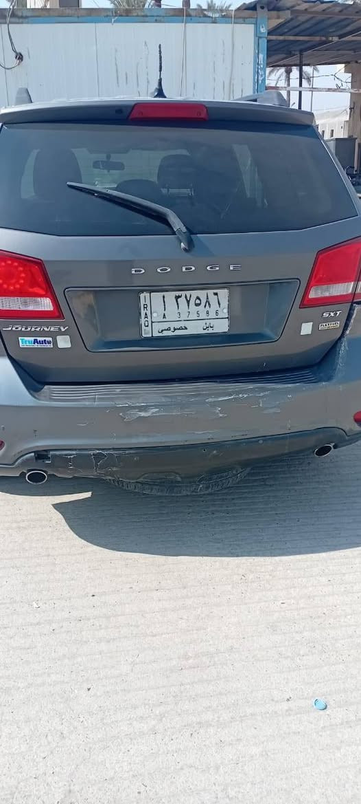 دوج جورني بابل 2013محرك 6سلندر وارد امريكي 5راكب محرك جديد بيها ضربة جاملغ امامي غير مكفولة السعر 90ورقة بيها مجال الأتصال على الرقم ***********.
